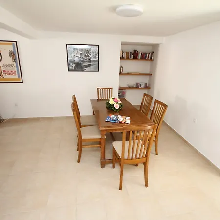 Jacqueline Apartmán